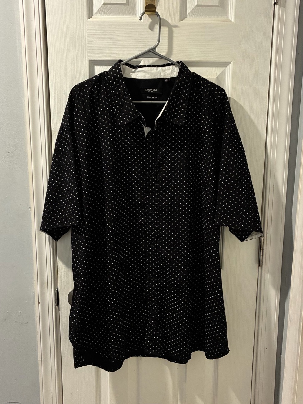Kenneth Cole Women’s Button Down Shirt. Size 4X. $10